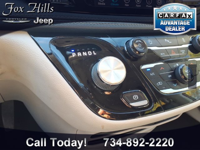 Used 2020 Chrysler Pacifica Limited w/ 8-pass Seating Package FWD image 24