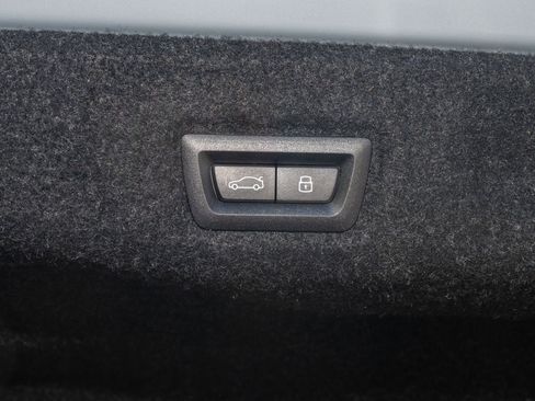 Used 2025 BMW 530i w/ M Sport Package RWD image 10