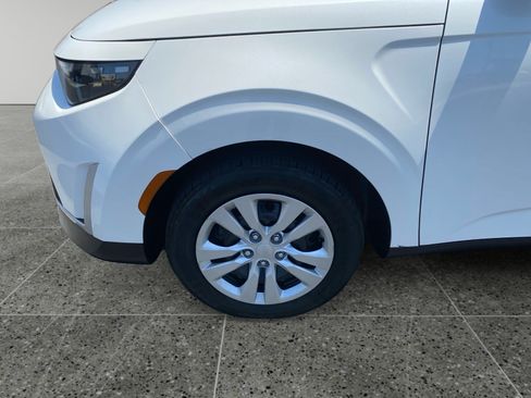 Used 2023 Kia Soul LX FWD image 14
