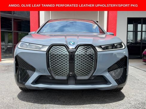 Used 2023 BMW iX xDrive50 w/ Sport Package AWD/4WD image 3