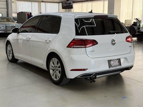 Used 2018 Volkswagen Golf 4-Door FWD image 2