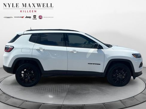 New 2026 Jeep Compass Latitude image 17