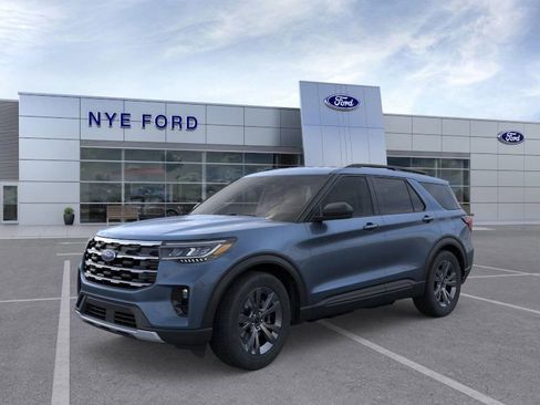 New 2026 Ford Explorer Active w/ Active Comfort Package image 2