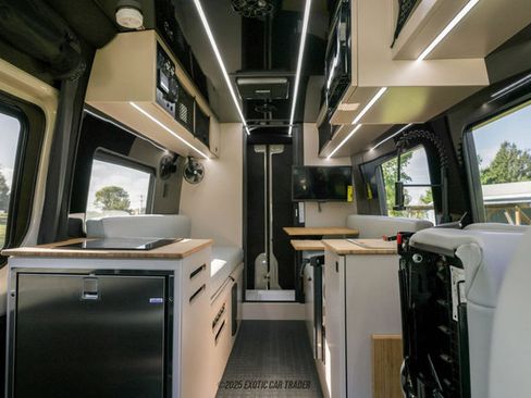 Used 2025 Mercedes-Benz Sprinter 2500 image 73