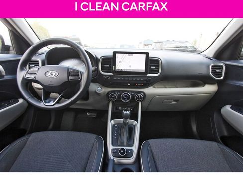 Used 2024 Hyundai Venue Limited image 10