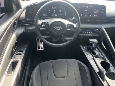 Certified 2025 Hyundai Elantra Sport FWD image 10