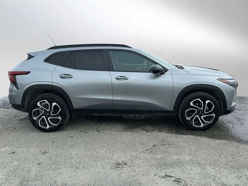Certified 2024 Chevrolet Trax RS w/ Driver Confidence Package FWD image 2