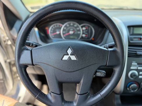 Used 2008 Mitsubishi Galant ES image 16