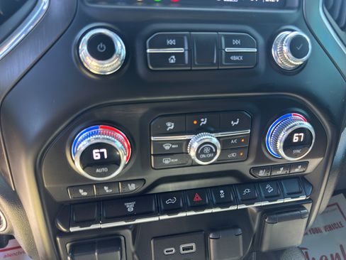 Used 2023 GMC Sierra 2500 AT4 w/ Gooseneck/5TH Wheel Package image 17