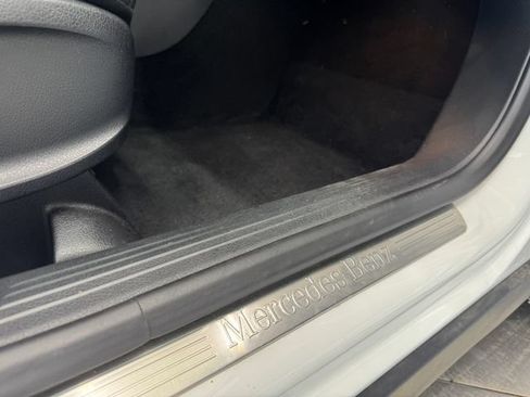 Certified 2024 Mercedes-Benz GLB 250 image 40