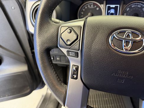 Used 2021 Toyota Tacoma SR5 AWD/4WD image 16