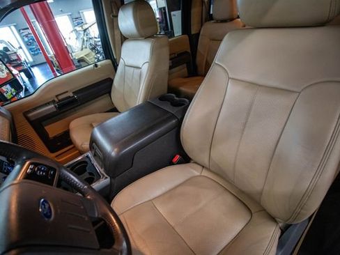 Used 2016 Ford F250 Lariat w/ Lariat Ultimate Package image 4