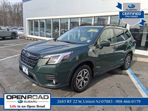 Used 2023 Subaru Forester Premium image 3