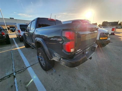 Used 2025 Chevrolet Colorado ZR2 AWD/4WD image 4