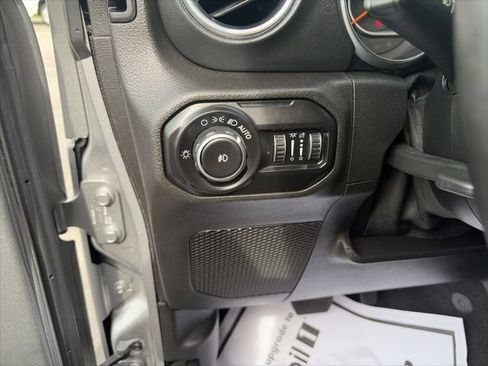 Used 2020 Jeep Wrangler Unlimited Sahara AWD/4WD image 10