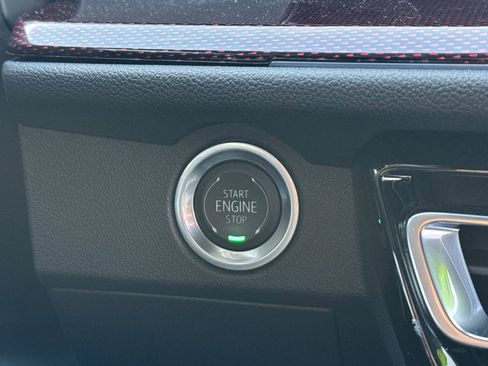 Used 2024 Chevrolet Traverse RS w/ LPO, Floor Liner Package image 32