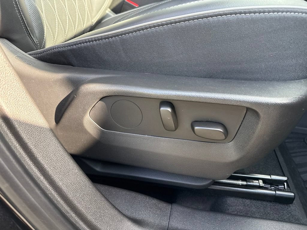 Used 2023 Buick Envision Avenir AWD/4WD image 12