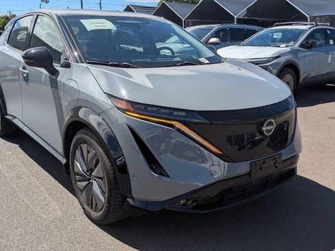Used 2023 Nissan Ariya AWD/4WD image 7