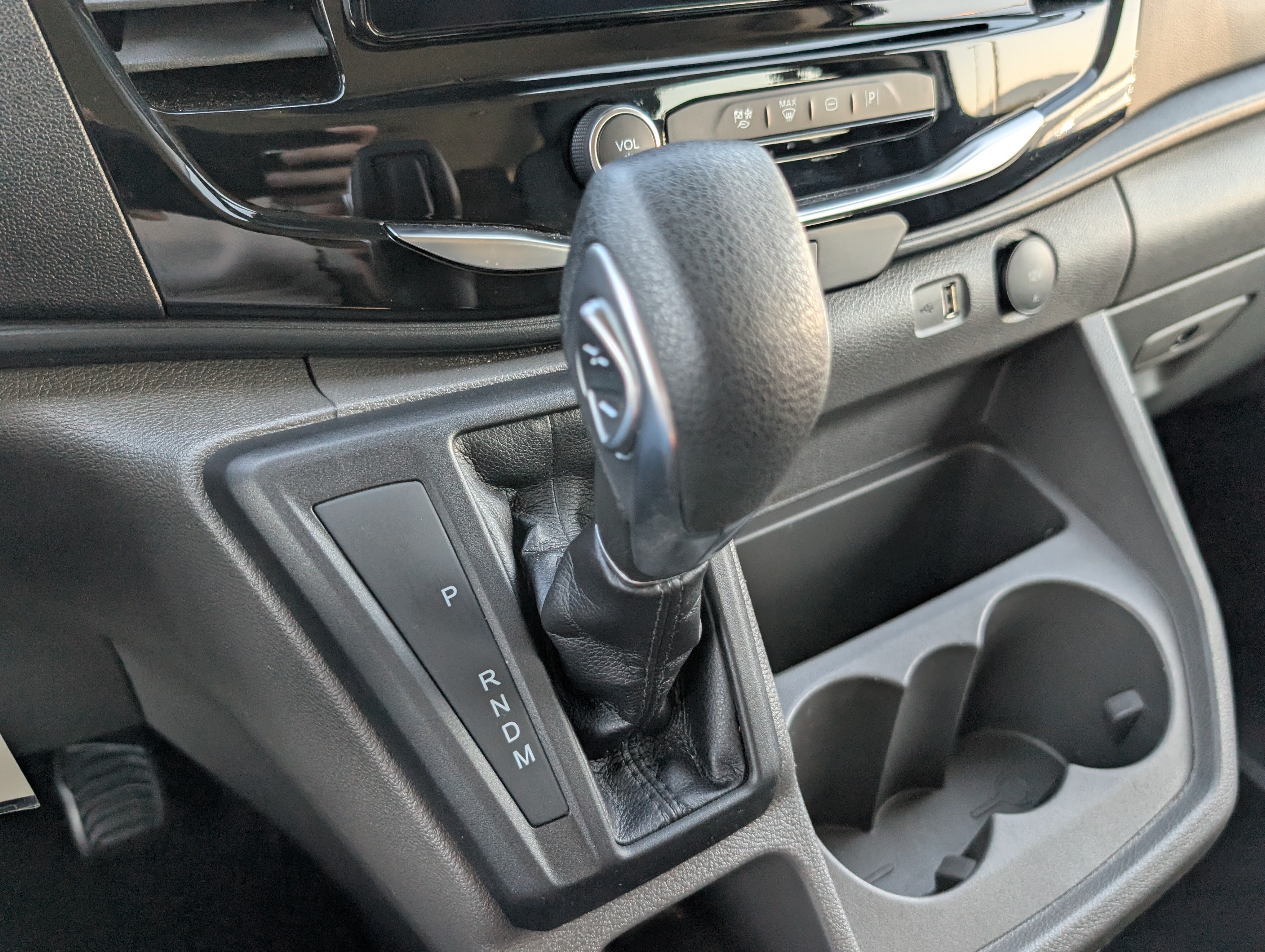 Used 2024 Ford Transit 350 XLT RWD image 18