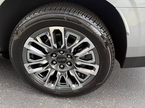 Used 2024 GMC Yukon XL Denali Ultimate image 17