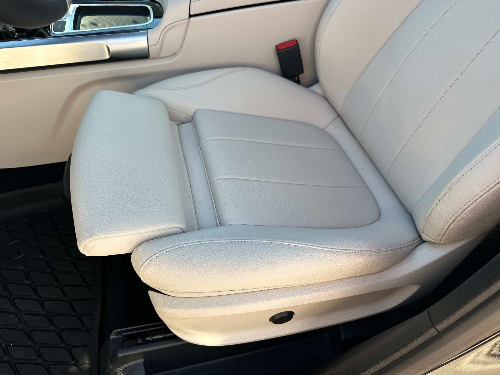 Used 2025 Mercedes-Benz GLB 250 image 18