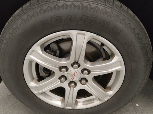 Used 2017 GMC Acadia SLE image 31