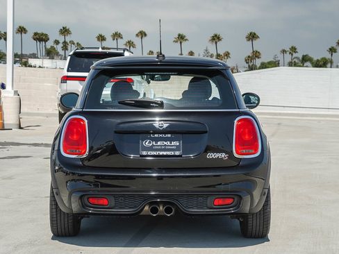 Used 2018 MINI Cooper S FWD image 6