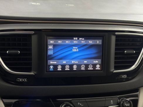 Used 2019 Chrysler Pacifica L image 16