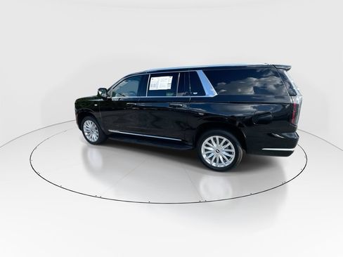 Used 2025 Cadillac Escalade ESV Luxury RWD image 6