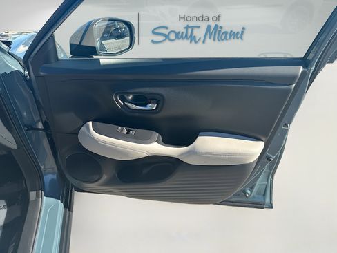 Certified 2023 Honda HR-V LX image 32