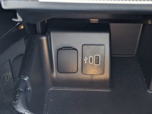 Used 2025 Ford Explorer Platinum w/ Ultimate Package RWD image 31