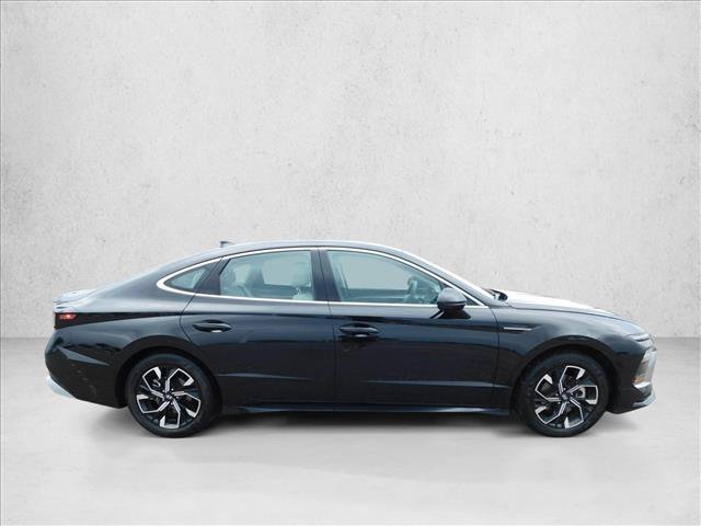 Used 2025 Hyundai Sonata SEL FWD image 4