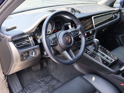 Certified 2024 Porsche Macan S w/ Premium Plus Package AWD/4WD image 4