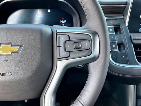 Used 2022 Chevrolet Tahoe LT w/ Luxury Package RWD image 25