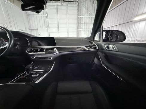 Used 2022 BMW X5 M w/ Executive Package image 53
