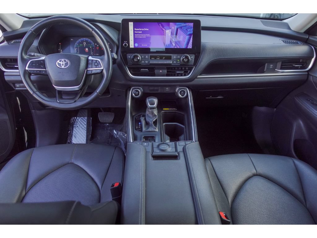 Certified 2025 Toyota Grand Highlander AWD image 26