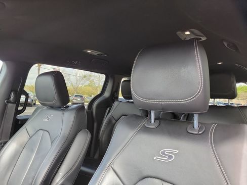 Used 2022 Chrysler Pacifica Touring-L w/ S Appearance Package image 26