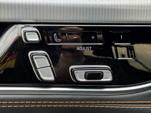 Used 2023 Jeep Grand Wagoneer Series III AWD/4WD image 21