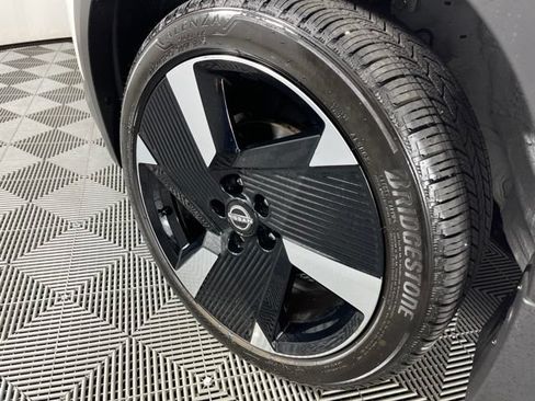 Used 2025 Nissan Kicks SR FWD image 14