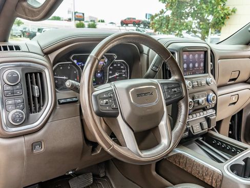 Used 2021 GMC Sierra 2500 Denali w/ Denali Ultimate Package AWD/4WD image 16