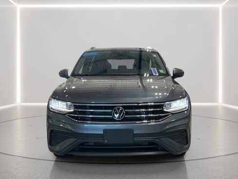 Certified 2024 Volkswagen Tiguan SE AWD/4WD image 9