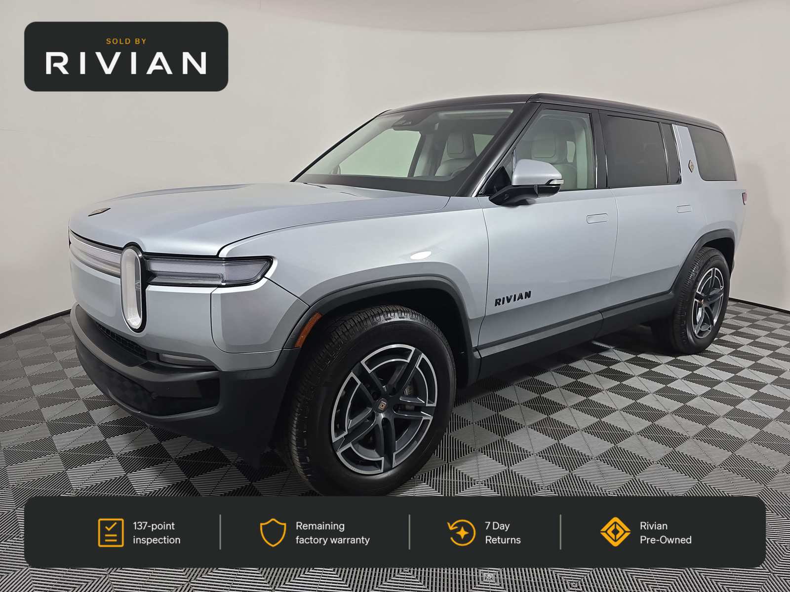 Used 2025 Rivian R1S Adventure Dual AWD/4WD image 1