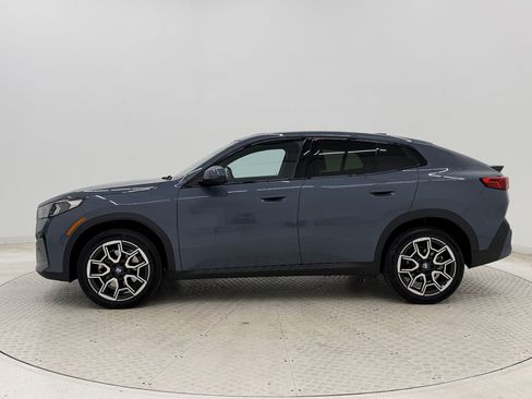 Used 2026 BMW X2 xDrive28i AWD/4WD image 2