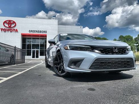 Used 2023 Honda Civic Sport Touring image 2