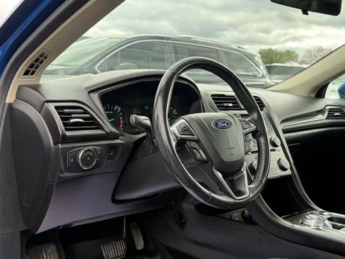 Used 2018 Ford Fusion SE w/ Equipment Group 201A image 12
