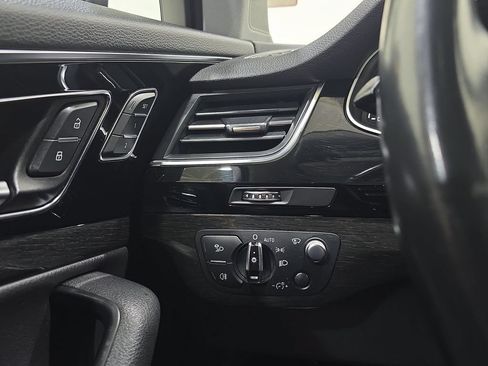 Used 2017 Audi Q7 3.0T Prestige w/ Prestige Package AWD/4WD image 29