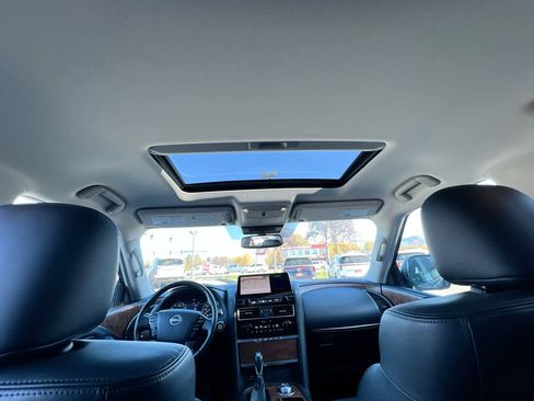 Used 2023 Nissan Armada SL w/ Captain's Chairs Package image 22