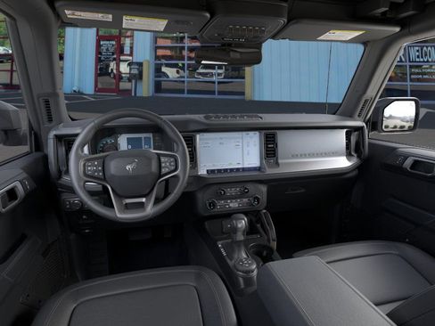 New 2025 Ford Bronco Badlands image 9