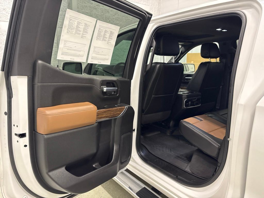 Used 2021 Chevrolet Silverado 1500 High Country w/ Technology Package AWD/4WD image 32