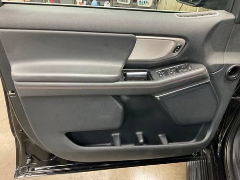 Used 2025 Ford Expedition Max Active AWD/4WD image 5